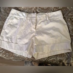 Women’s white New York & Co size 8 shorts